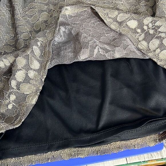 Adrianna Papell Women's Laced Mesh Leaf Pattern Metallic Gray Flouncy Sleeves XL - Picture 5 of 7